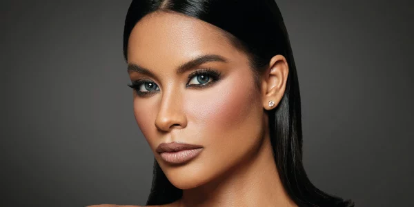 Infinity-Blue-colored-contact-lenses_efe7c465-3e8b-4458-8f6a-32a9266e34df